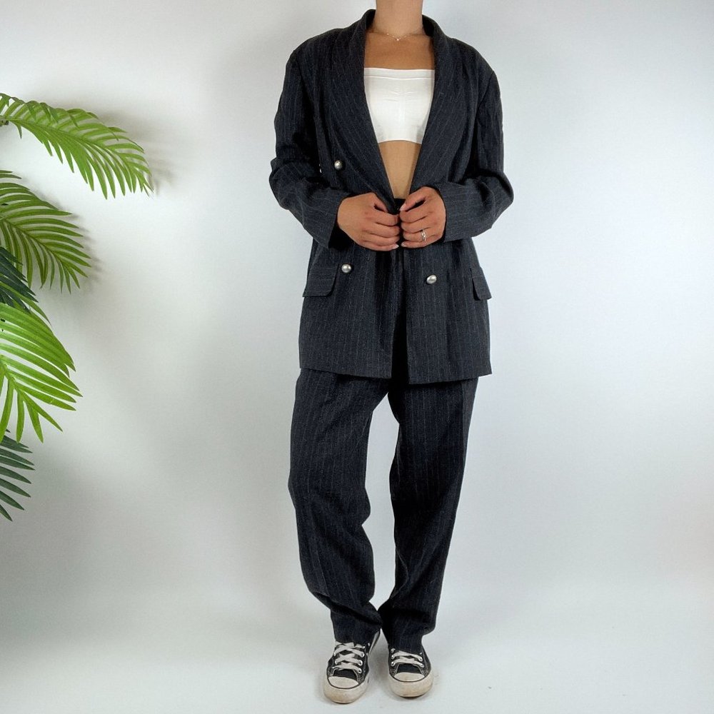Vintage 90s Grunge Gray Pin Stripe Preppy Oversized 2 Piece Pantsuit / Size: 14 - Picture 8 of 9